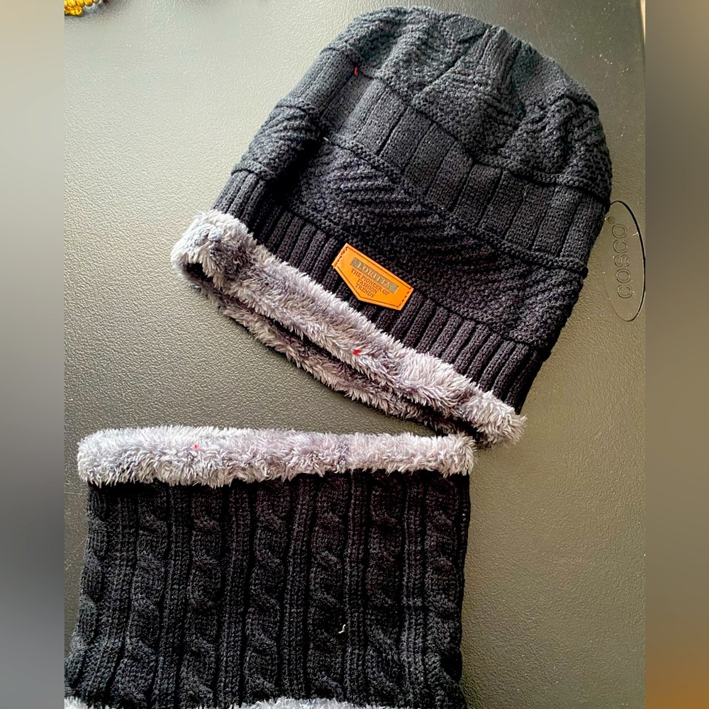 Loritta Beanie and Neck Warmer